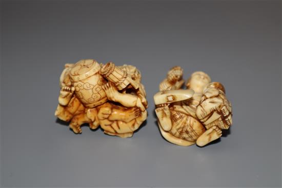 Two Japanese ivory netsuke, tallest 4cm